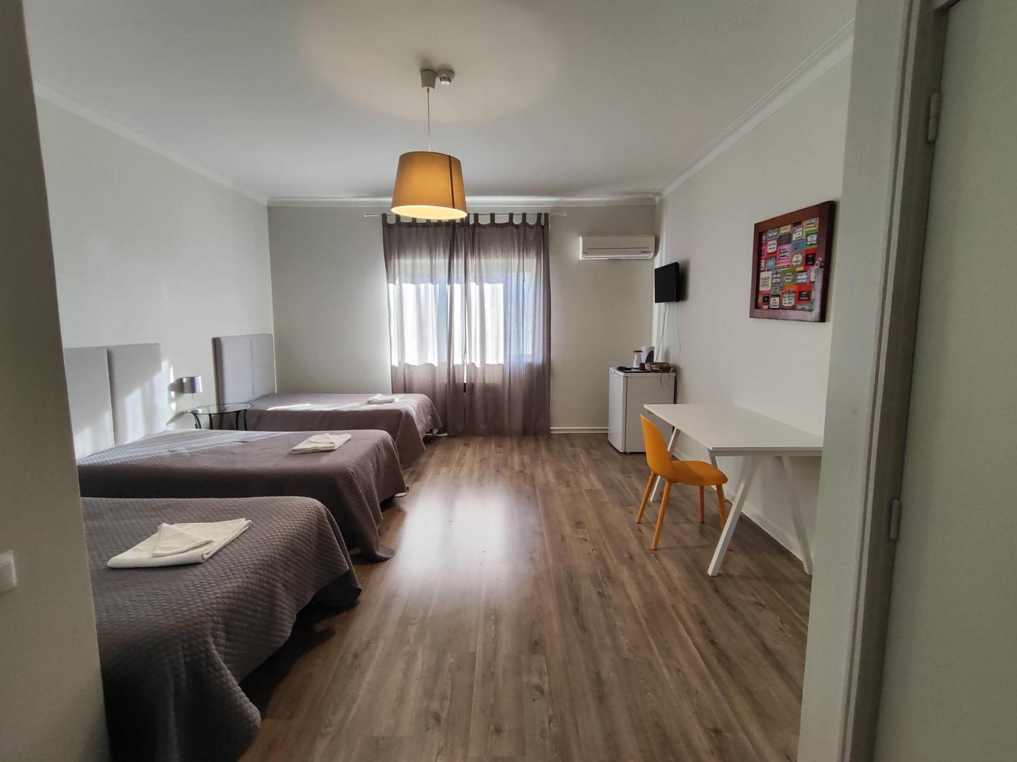 Guest house Residencial Centro Comercial Avenida Bragashopping 2*