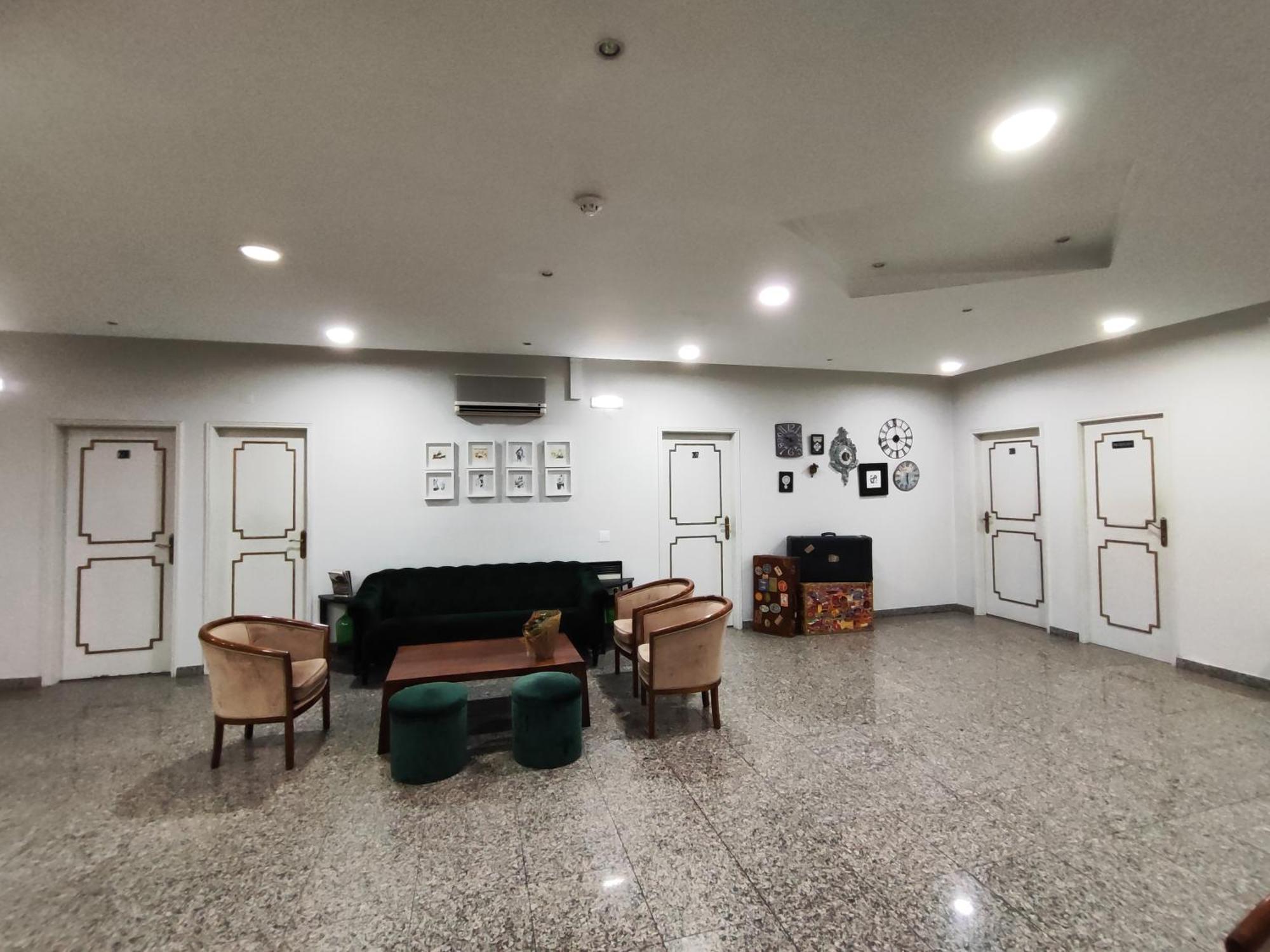 Guest house Residencial Centro Comercial Avenida Bragashopping 2*